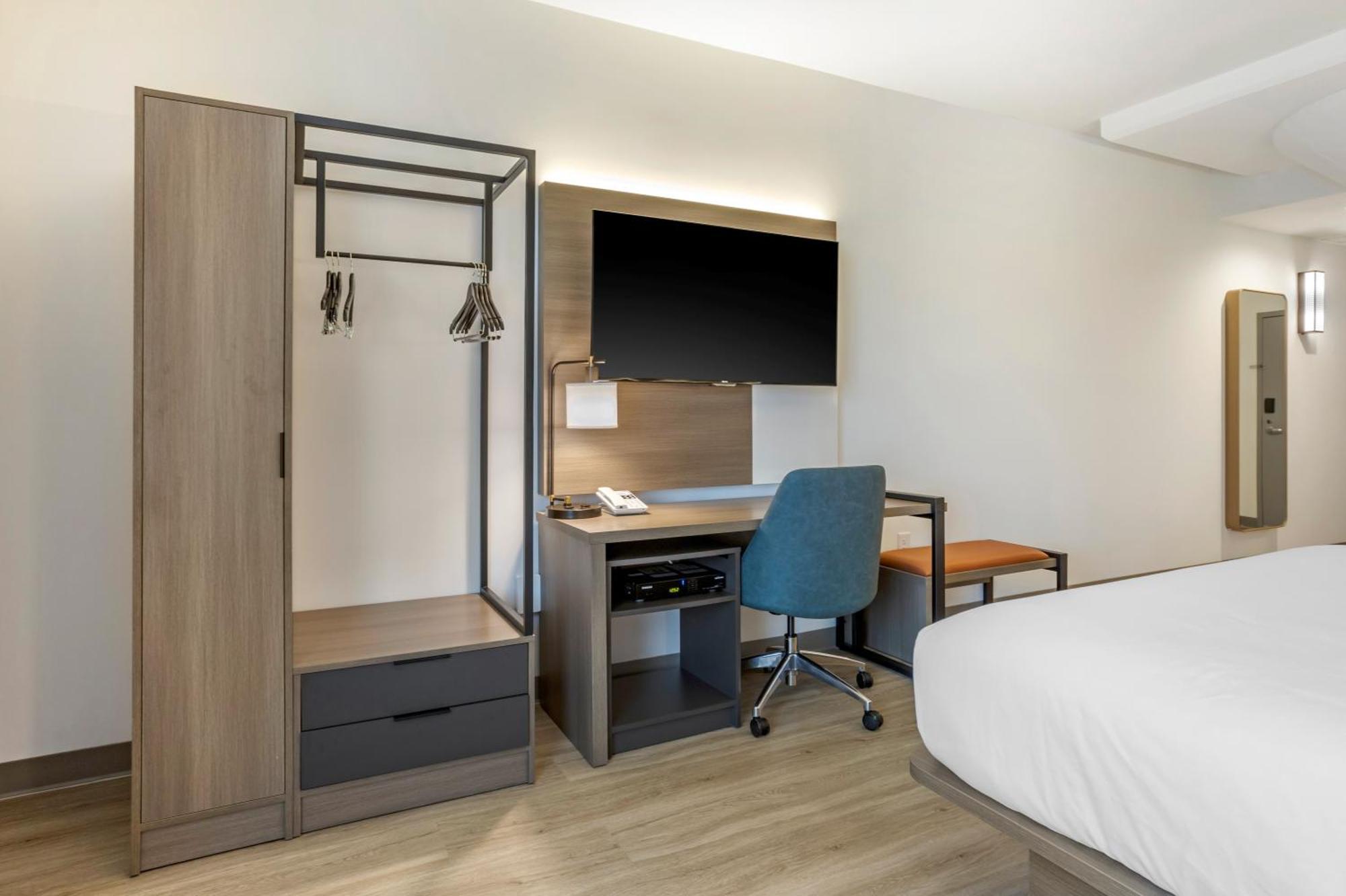 Comfort Inn & Suites Newark Liberty International Airport المظهر الخارجي الصورة
