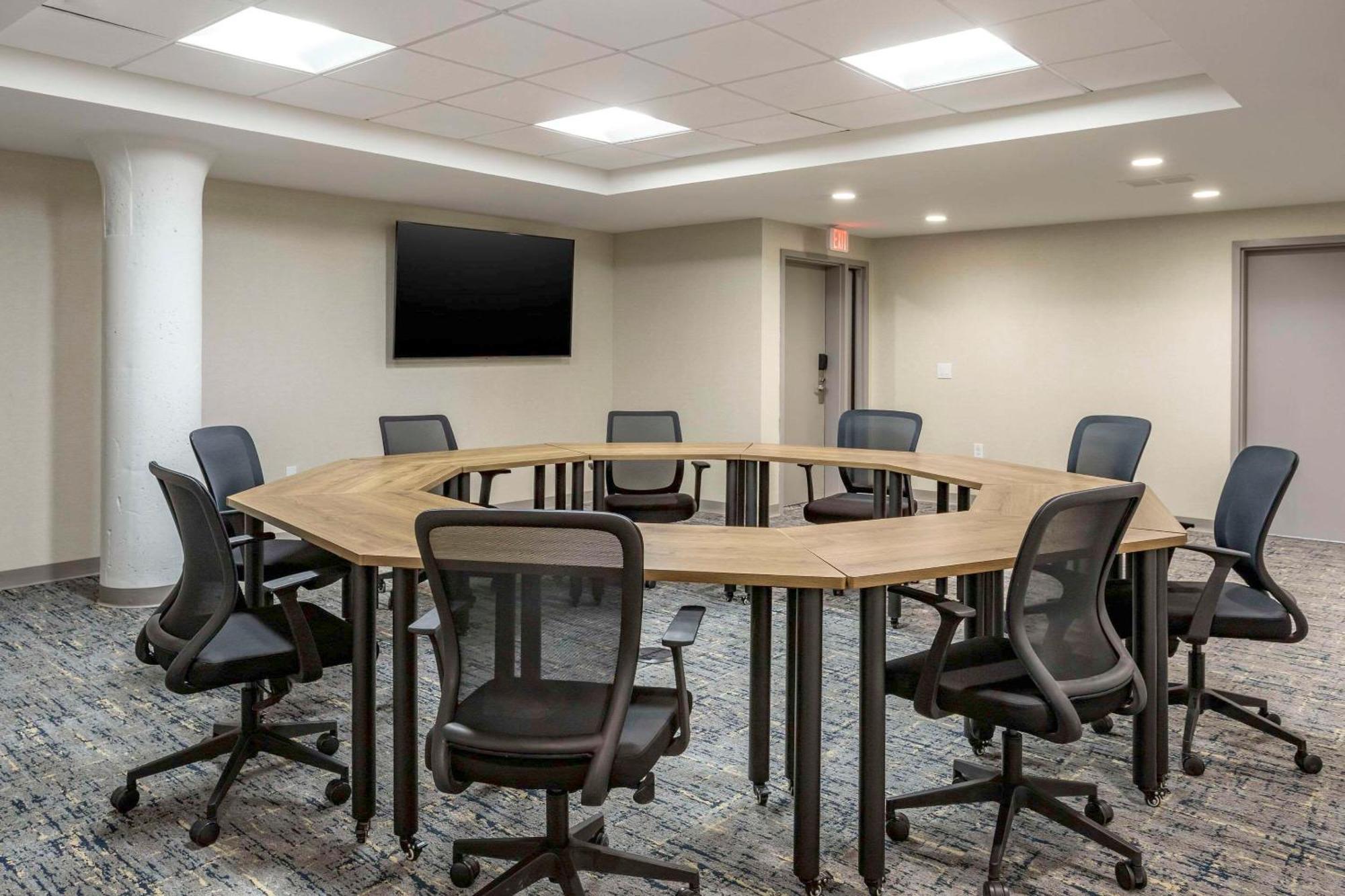 Comfort Inn & Suites Newark Liberty International Airport المظهر الخارجي الصورة