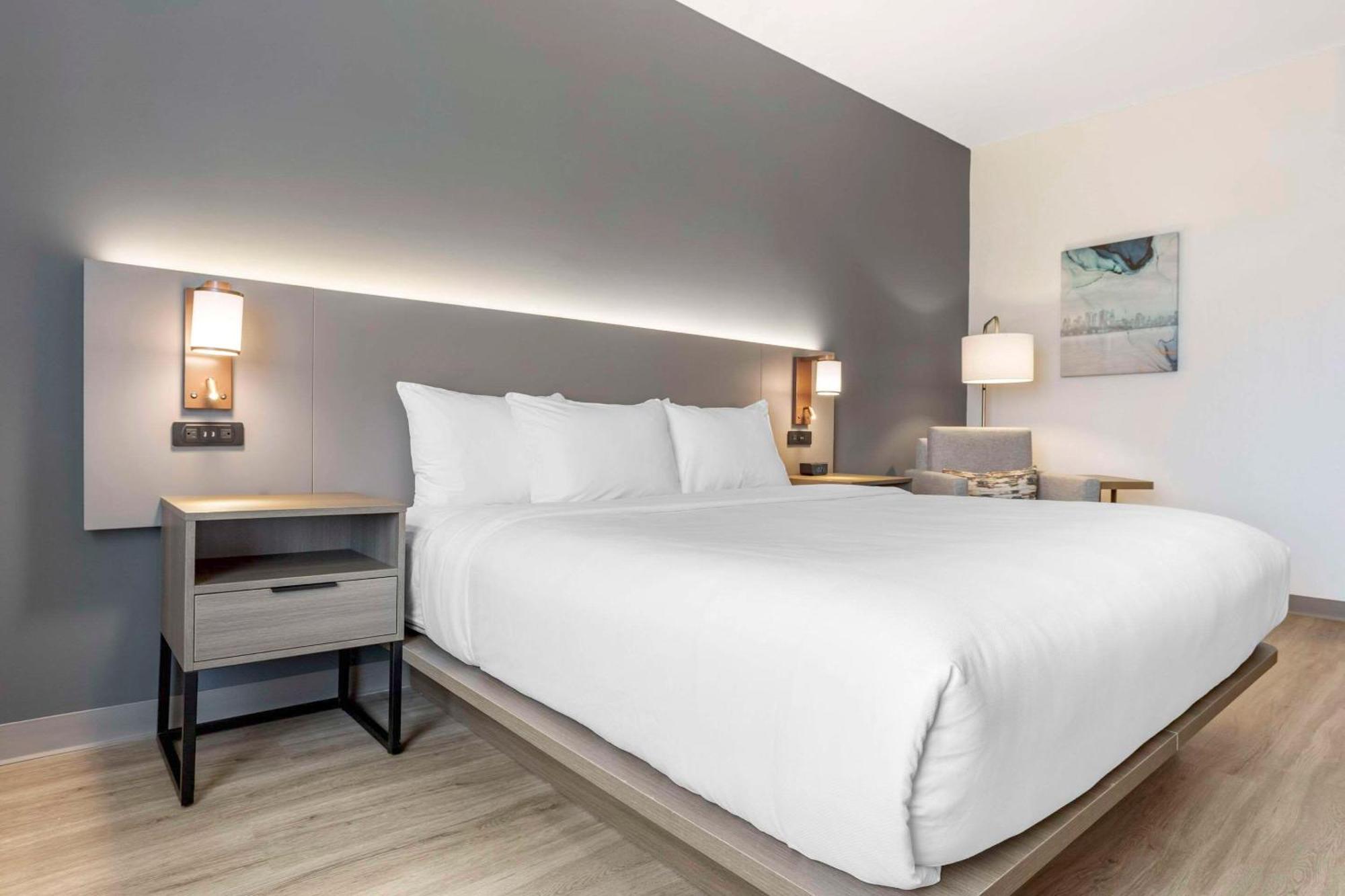 Comfort Inn & Suites Newark Liberty International Airport المظهر الخارجي الصورة