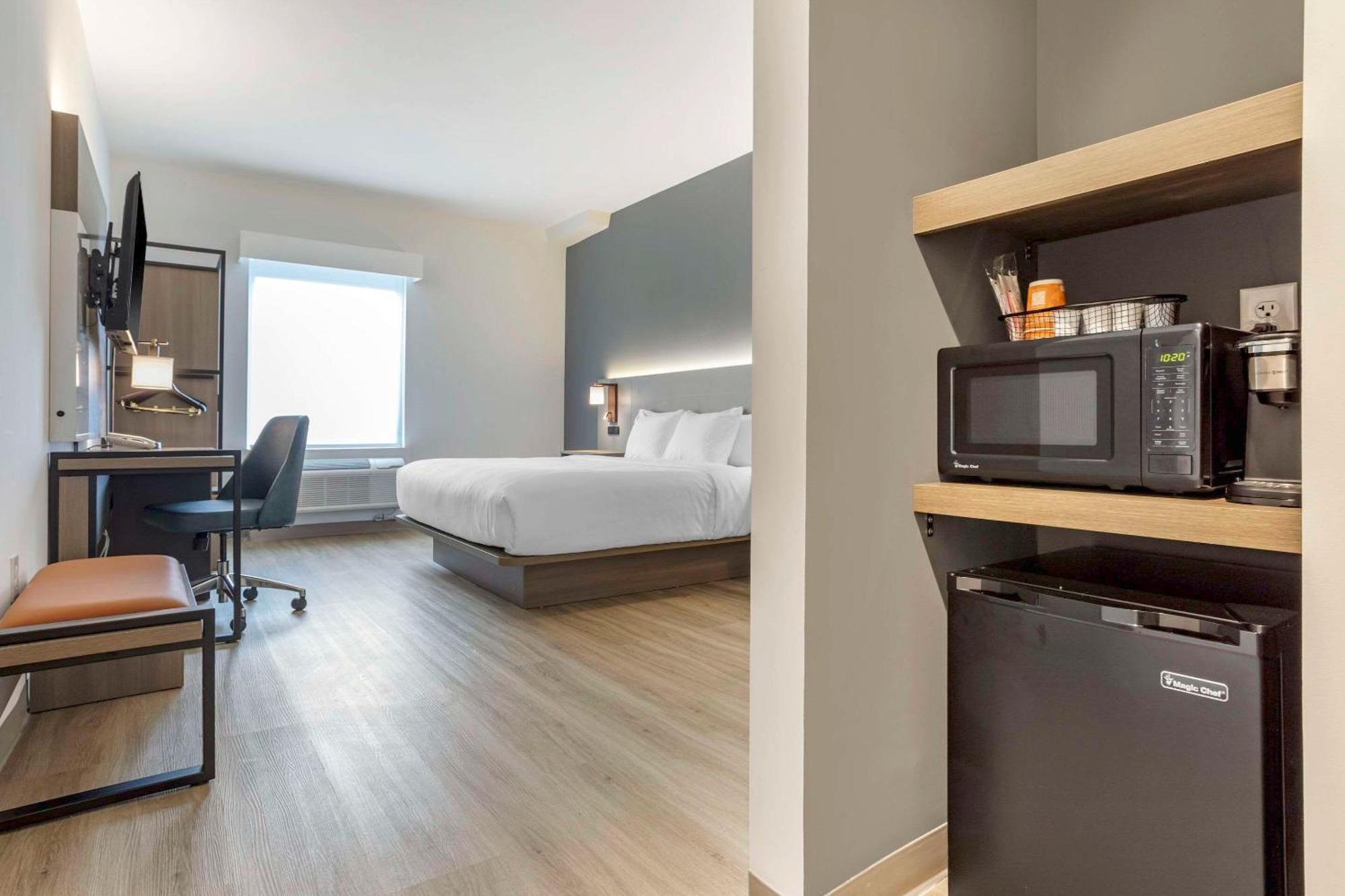Comfort Inn & Suites Newark Liberty International Airport المظهر الخارجي الصورة