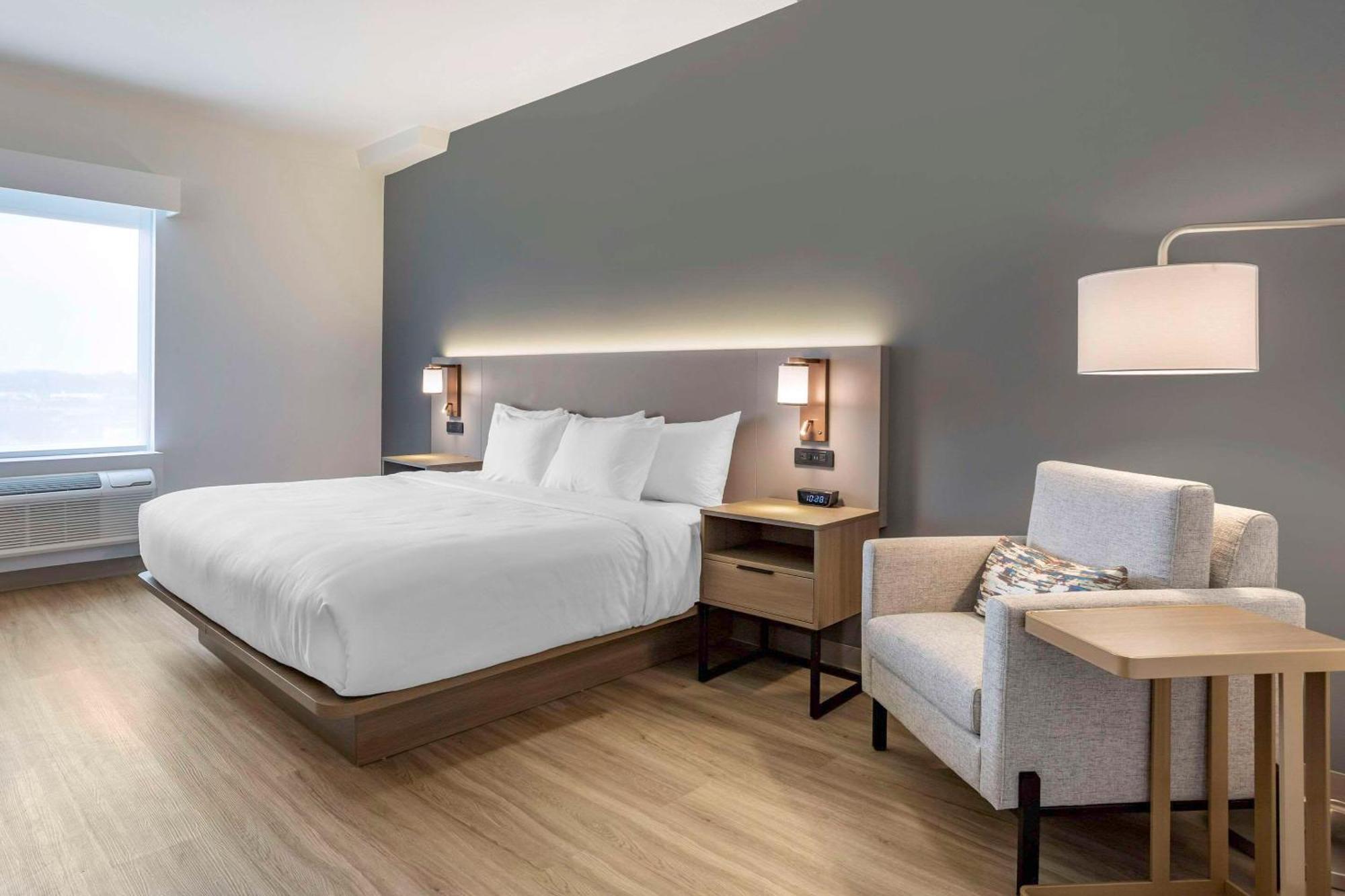 Comfort Inn & Suites Newark Liberty International Airport المظهر الخارجي الصورة