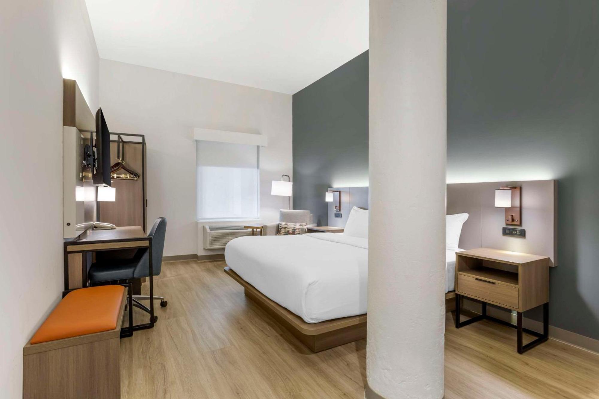 Comfort Inn & Suites Newark Liberty International Airport المظهر الخارجي الصورة