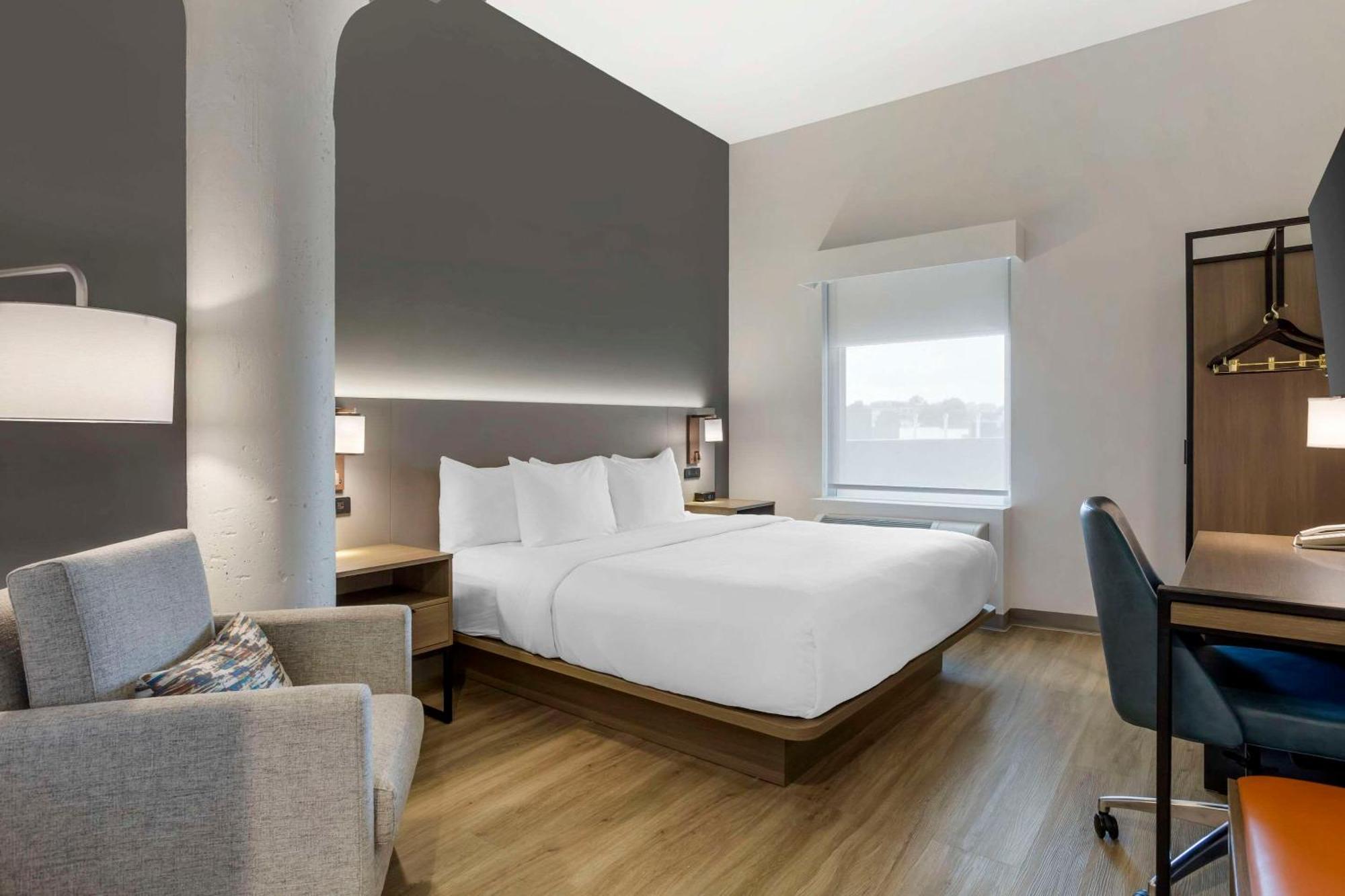 Comfort Inn & Suites Newark Liberty International Airport المظهر الخارجي الصورة