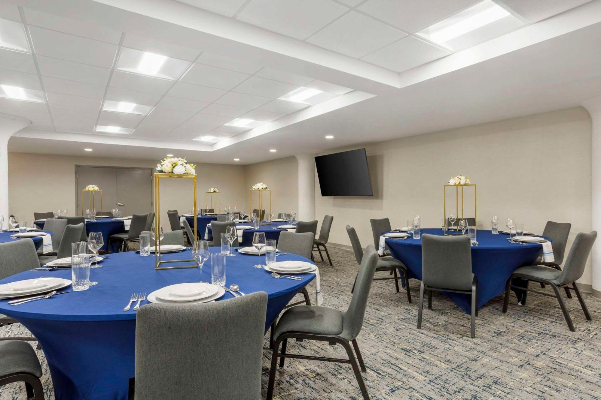 Comfort Inn & Suites Newark Liberty International Airport المظهر الخارجي الصورة