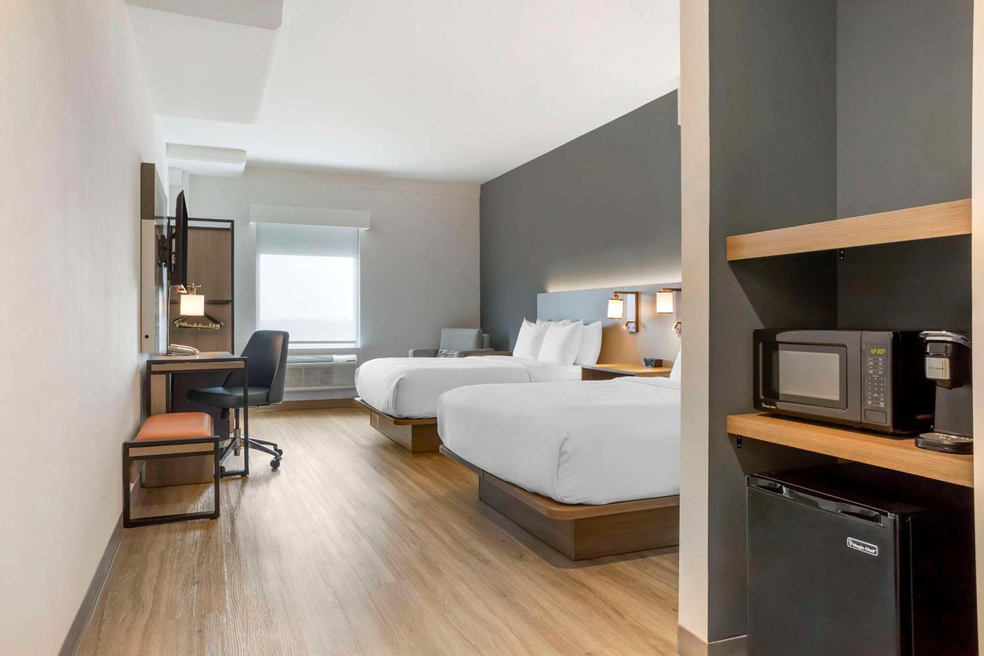 Comfort Inn & Suites Newark Liberty International Airport المظهر الخارجي الصورة